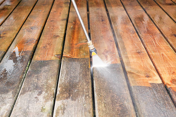 Why Choose Our Certified Pressure Washing Experts for Your Project Needs in Holt, MI?